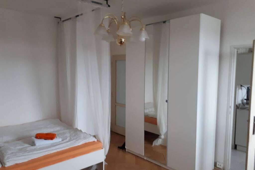 Room In Apartment Prague 3 Экстерьер фото